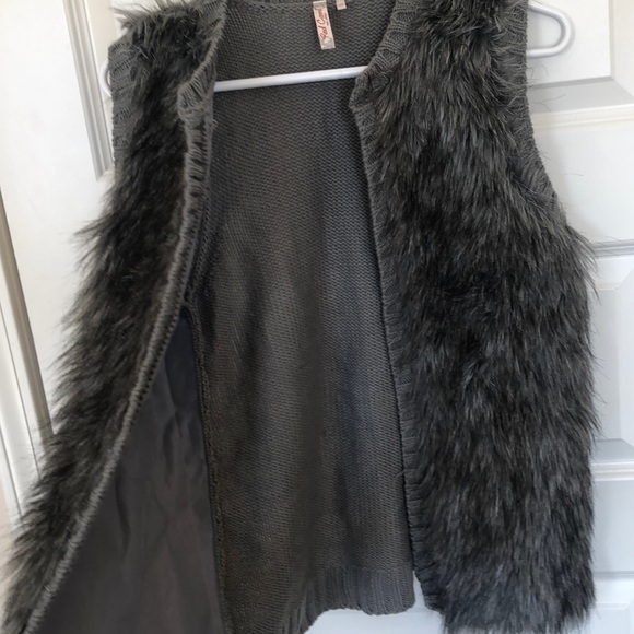 Grey Faux Fur Vest - Picture 2 of 3